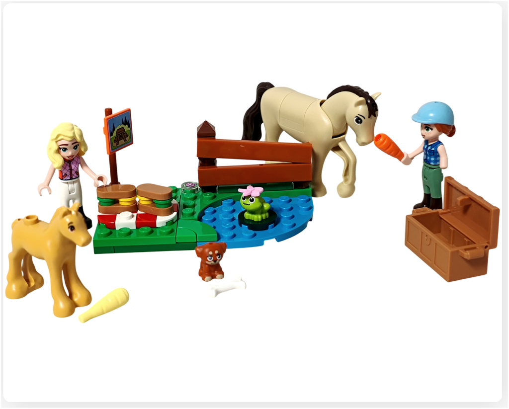 レゴ フレンズ 42695 馬の親子とトレーラー お昼準備シーン オータム マチルダ ヘンリー ドーン アイラ ホッパー 小物配置