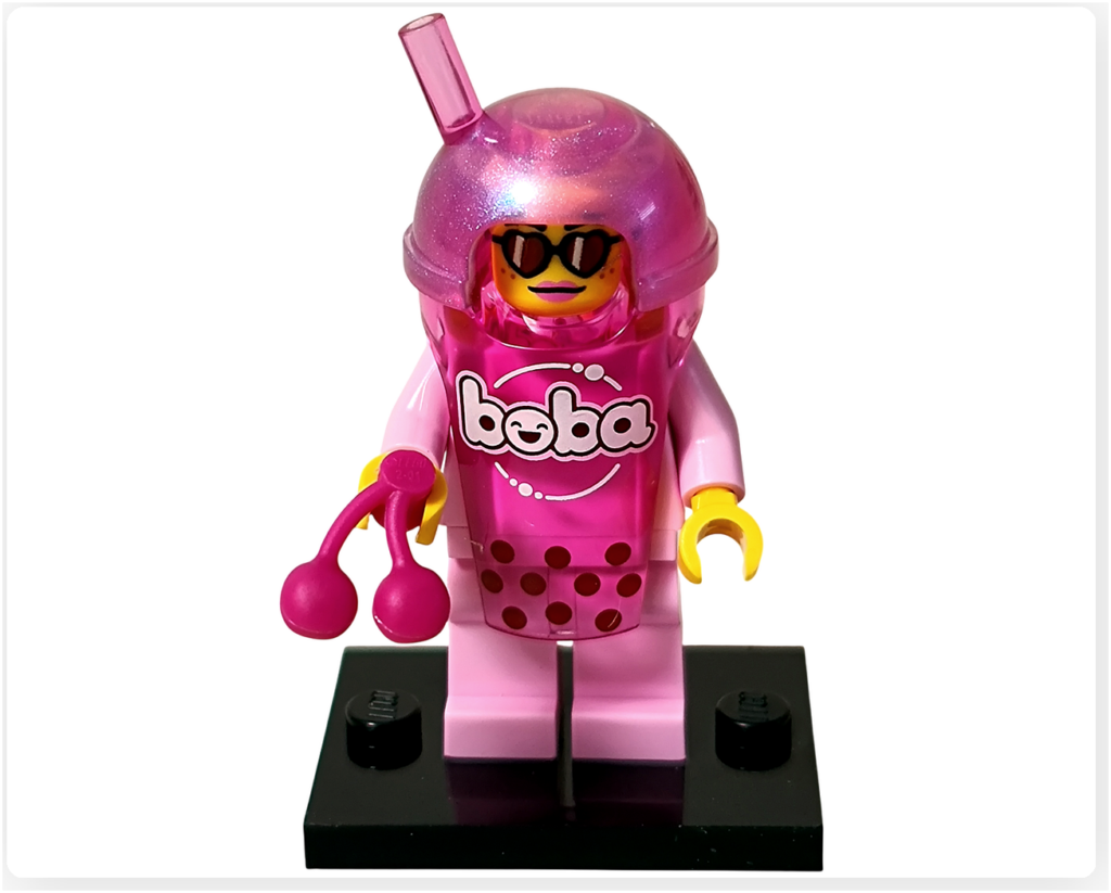 レゴ コレクタブル ミニフィギュアシリーズ タピオカドリンクのコスプレイヤー。ピンク色のタピオカドリンク型コスチュームを身につけたミニフィギュアの正面