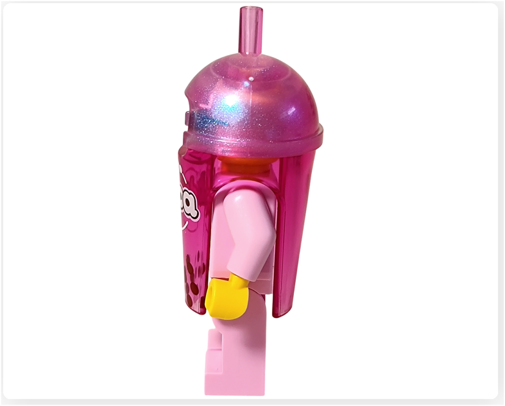 レゴ ミニフィギュアシリーズ タピオカドリンクのコスプレイヤーの左側面。ドーム型のフタとストローが見える横姿